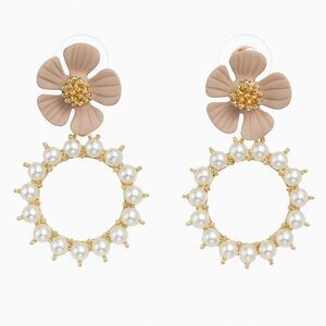 Tell Your Tale Fashion Dangle Drop Earrings Gold Tone Metal Plastic Faux Pearls